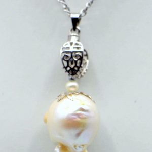 Baroque Pearl Pendant